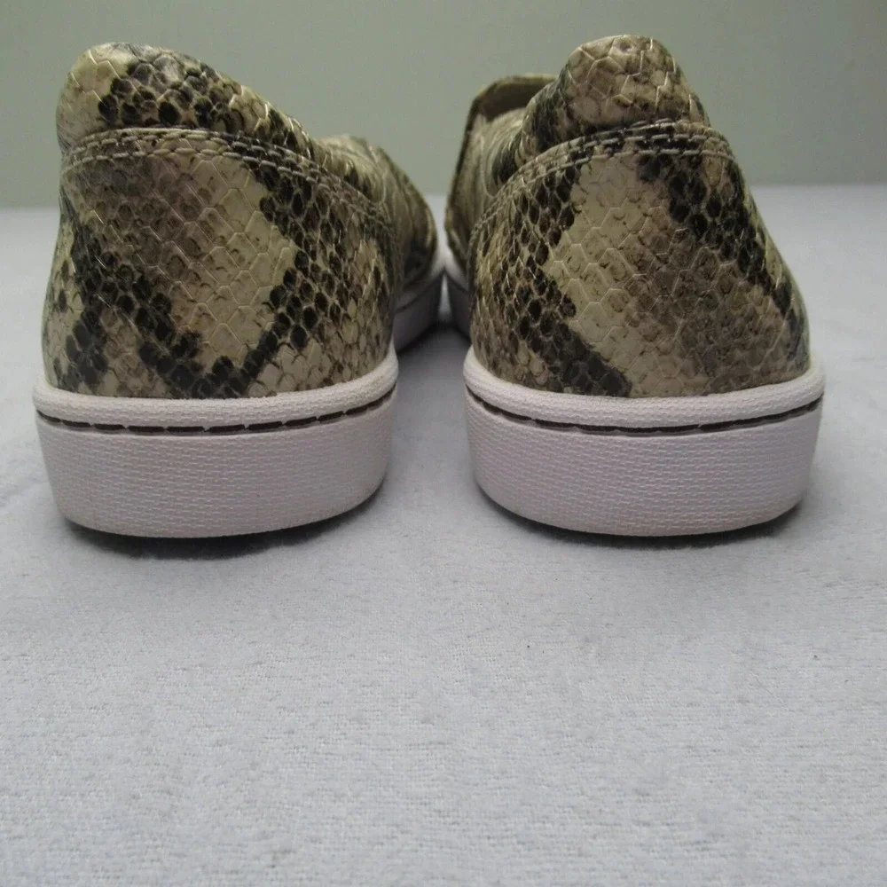 Clarks Shoes Womens 7 M Snake Print Twin Gore Slip On Comfort Casual Sneakers
